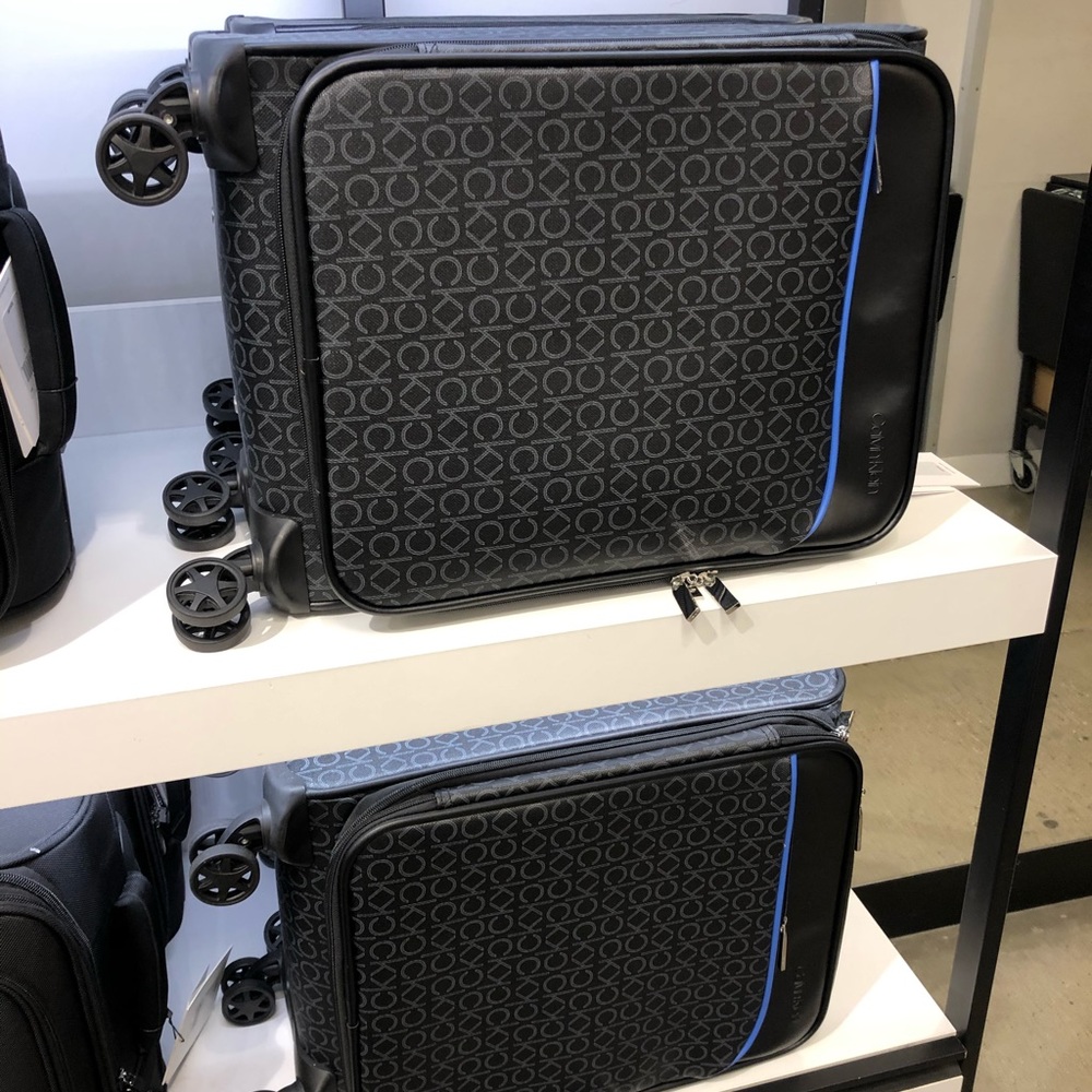 Carry on suit case